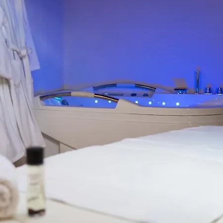 Superbe Loveroom Avec Balneo Dolce Notte Apartment Carbonne
